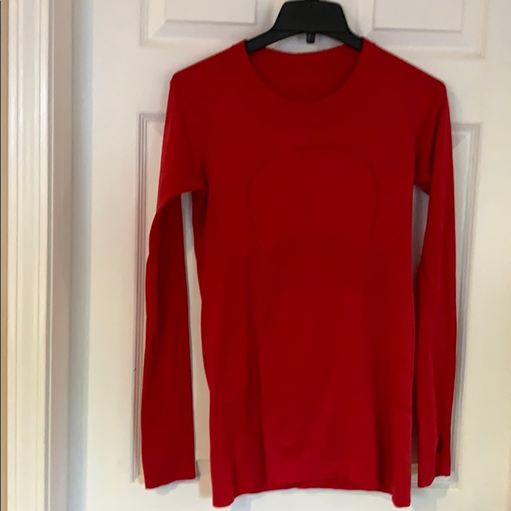 Lululemon red swiftly